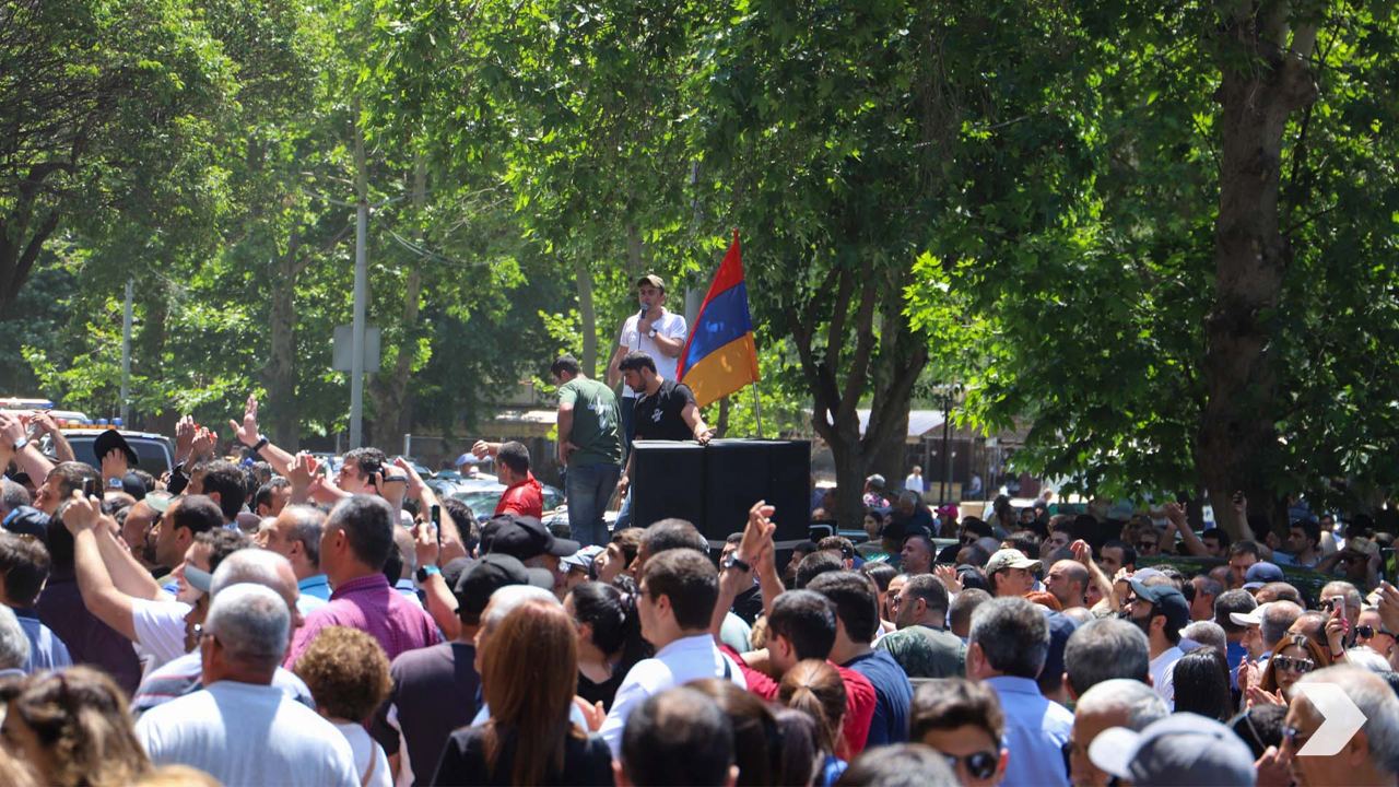 Последние новости в армении на сегодняшний день. Ереван население. Ситуация в Армении. Население Армении 2023. Правительство Армении 1998.