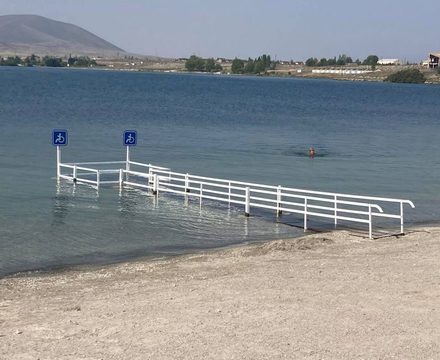 Озеро Севан пляж