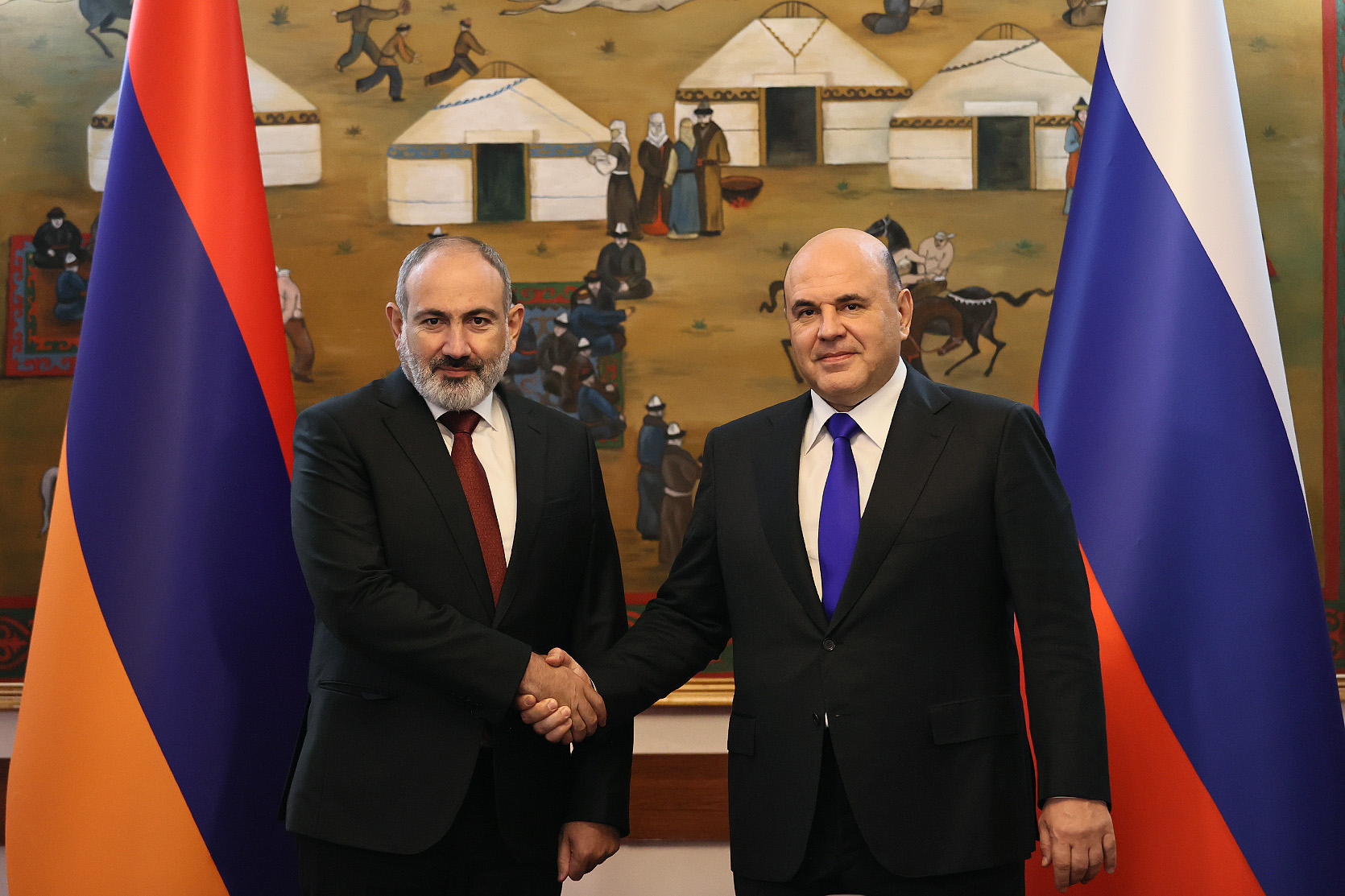 Армения это россия или. Встреча Мишустин Пашинян. Встреча премьер министров ЕАЭС.