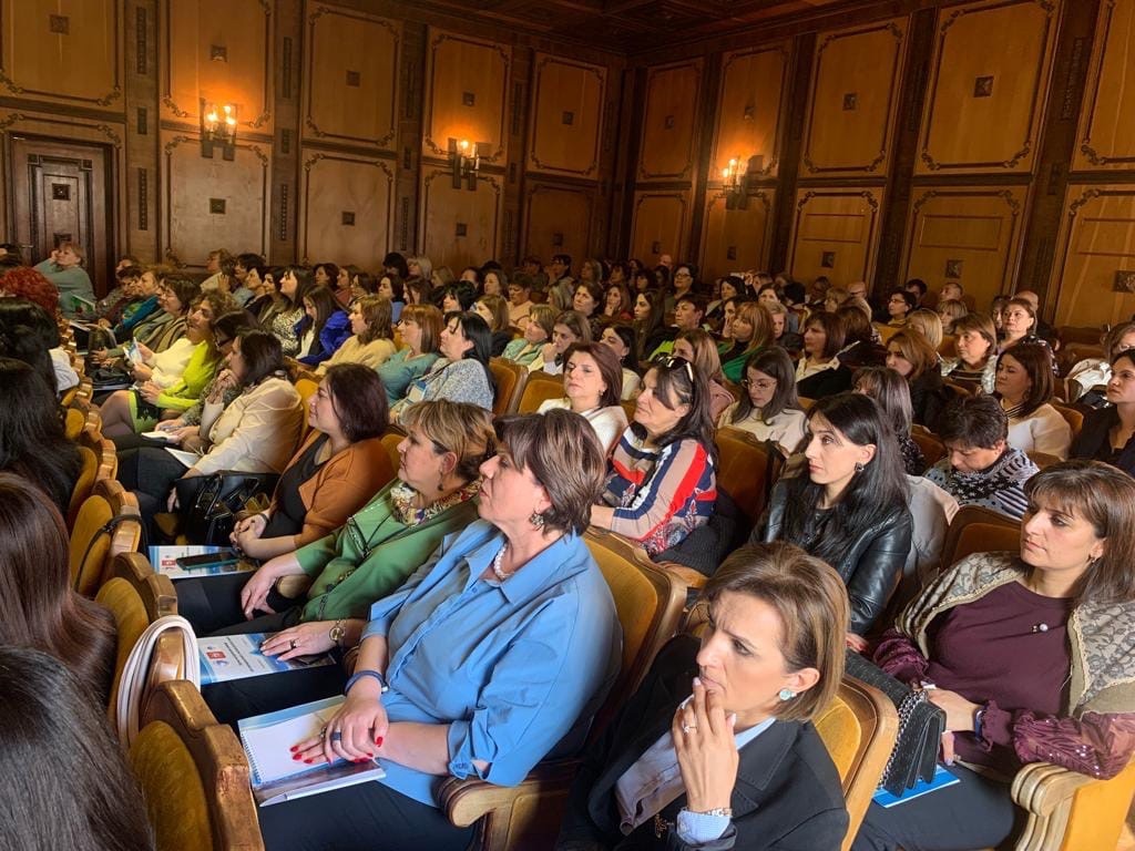 В Армении прошел семинар преподавателей и учителей русского языка — Armenia  Today