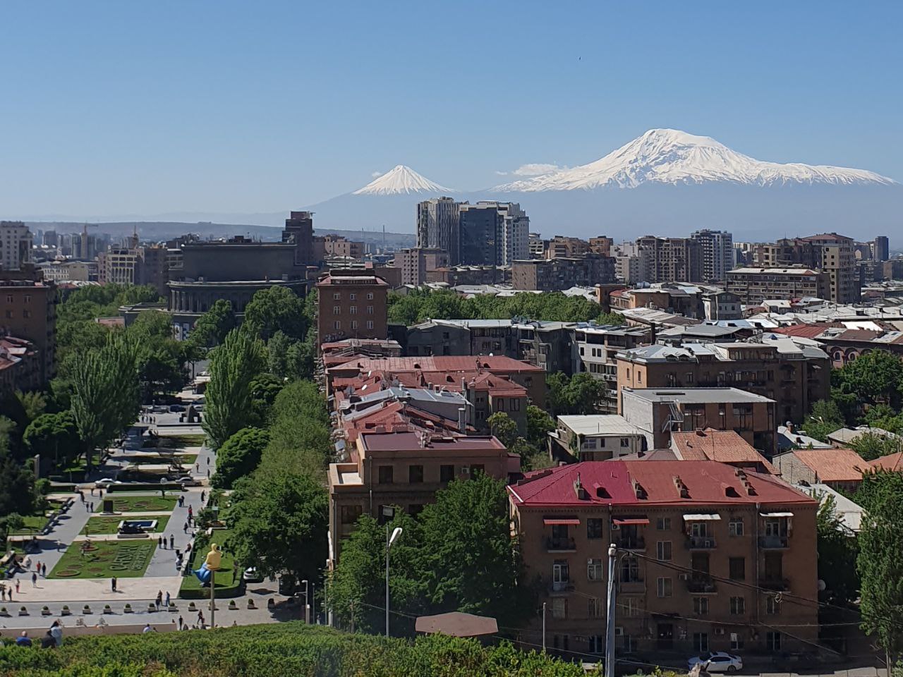 Улица арцаха. Улица Чаренца в Ереване. Армения сейчас. Дастакерт Армения сейчас. Ереван сейчас.